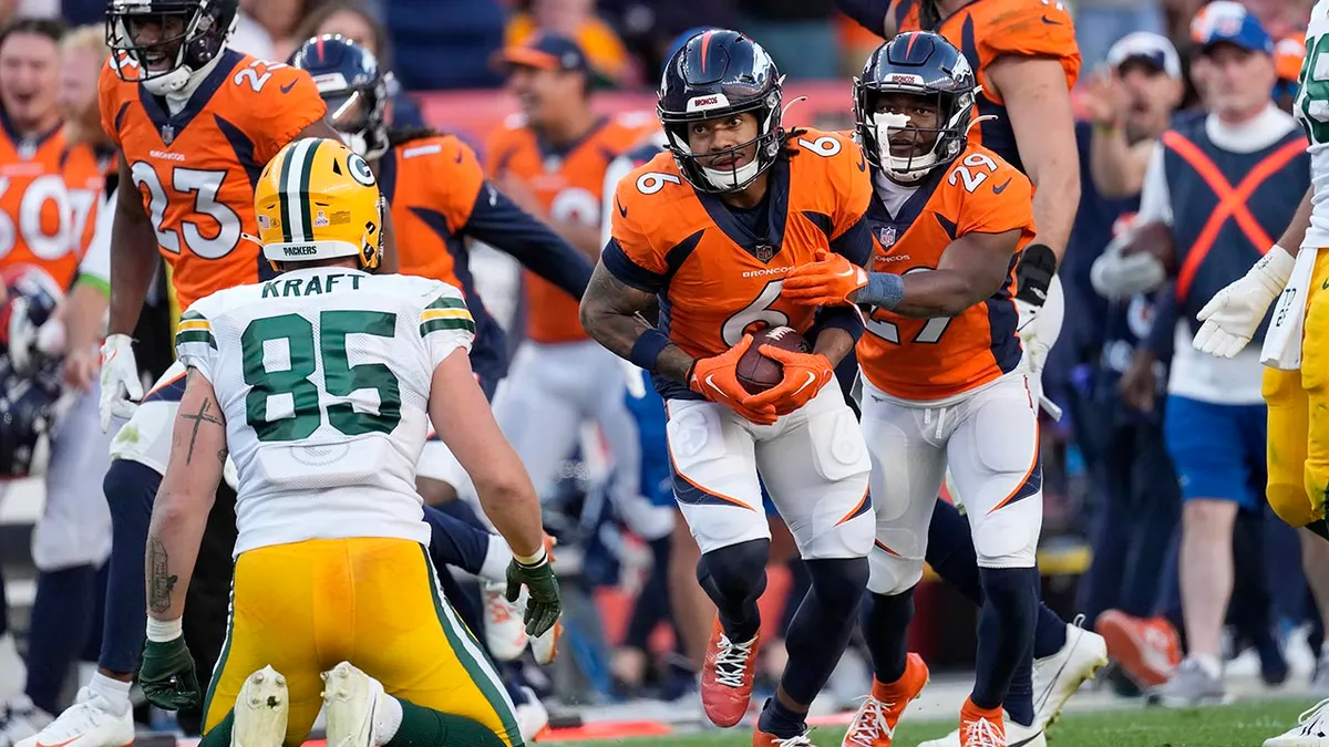 Broncos Lead Packers 3-0 After First Quarter
